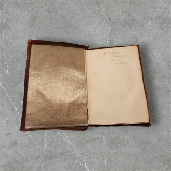 Antique "Rab and His Friends" by Marjorie Fleming Suede Leather Bound Book - Picture 3 of 7